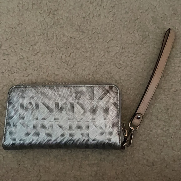 Silver Michael Kors Wallet/wristlet - Picture 2 of 4